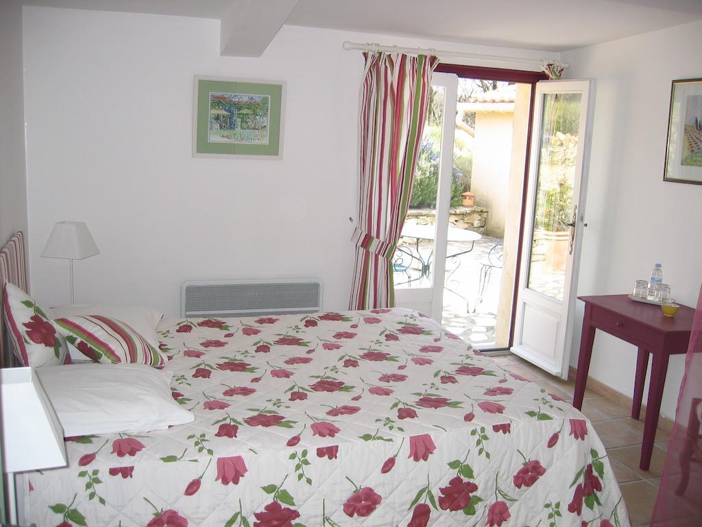 Bed and Breakfast La Pacha à Saint-Montan Chambre photo